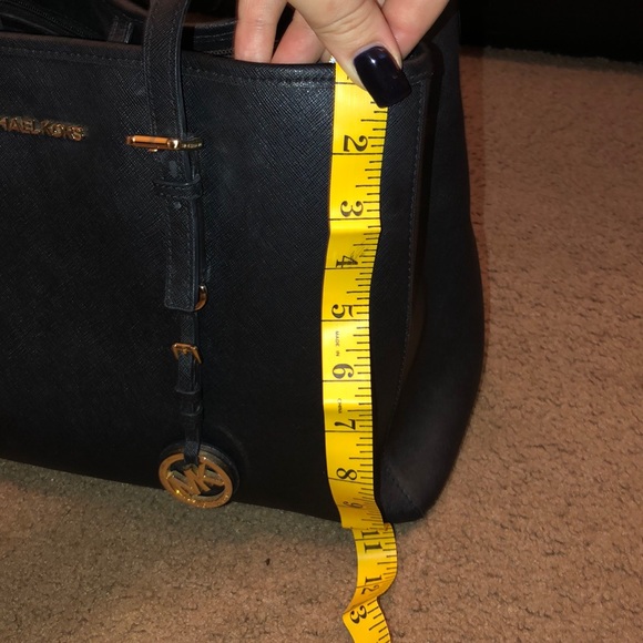 Michael Kors hand bag - Picture 7 of 7